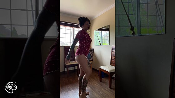 famous youtube hot sweaty sexy girl