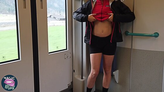 flashing pussy public blowjob with cum shot with pep0le wachting sunporno