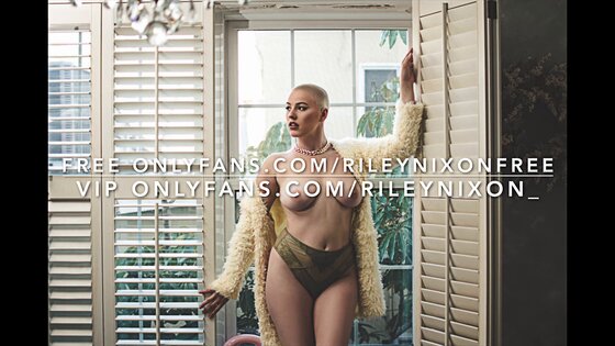 curvy riley nixon group sex