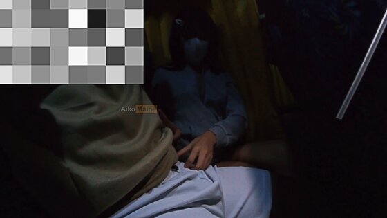 pinay very hot touching and romance in public bus